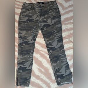 Express mid-rise Gray Camouflage Jeans w zipper on ankles